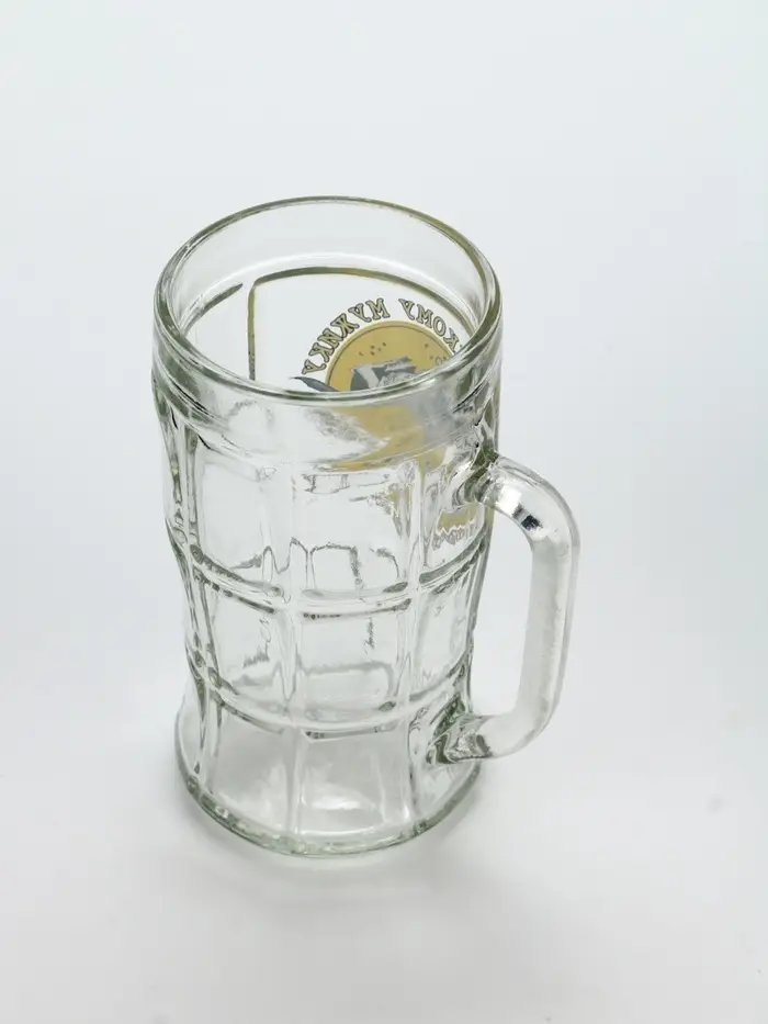 Кружка пивная стеклянная «Крепкому мужику, со светлым будущим», 500 мл Кружка пивная стеклянная «Крепкому мужику, со светлым будущим», 500 мл