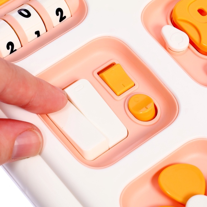 Развивающая игрушка «Бизиборд», подвижные элементы