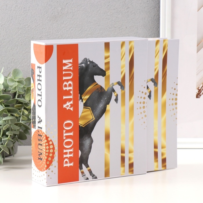 Фотоальбом на 80 фото 10х15 см Фотоальбом на 80 фото 10х15 см "Конь. Арт" в коробке 5х19х23 см