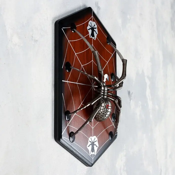 Панно на стену &laquo;Макет оружия: сувенирный паук на планшете&raquo;, декор настенный