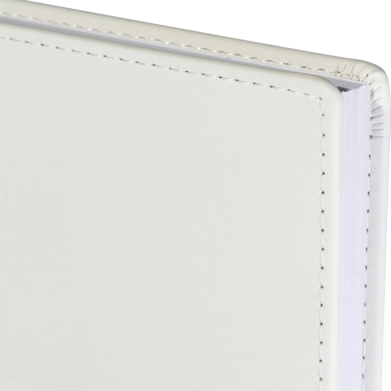 Ежедневник недатированный А5+, 136л, VELVET белый  3-115/23