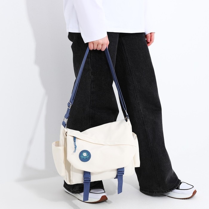 Сумка молодёжная на молнии, цвет молочный/синий Сумка молодёжная на молнии, цвет молочный/синий