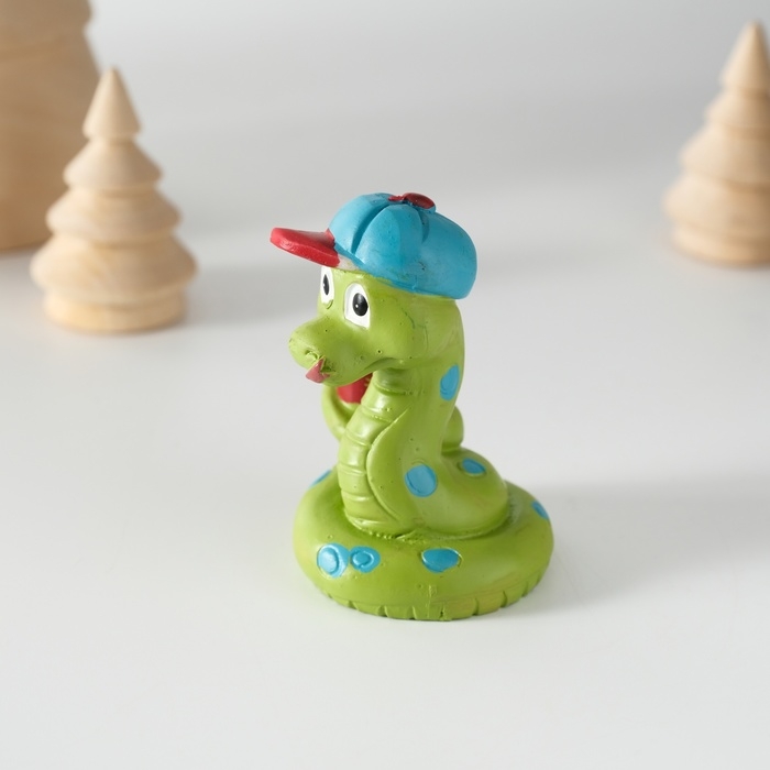 Сувенир полистоун Сувенир полистоун "Змей в кепке, с баллончиком" 4,5х6 см