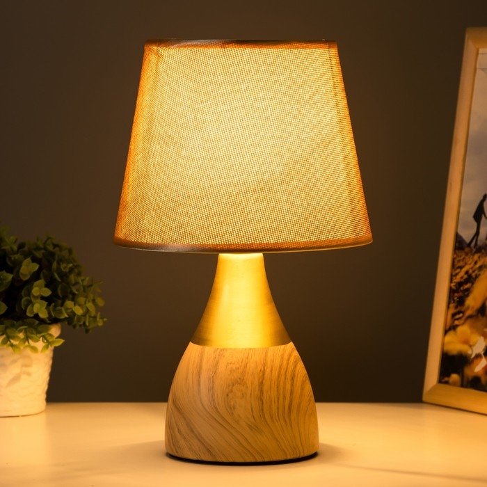 Настольная лампа Настольная лампа "Вуд" E14 40 Вт коричневый 20х20х31 см RISALUX