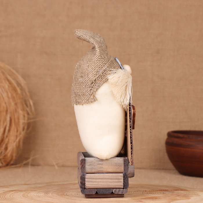 Домовой Домовой "Любимчик с гуслями", на сундуке, 21х11х7 см