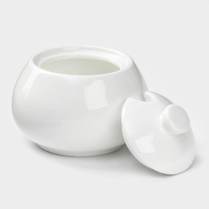 Сахарница фарфоровая с крышкой Wilmax, 210 мл, цвет белый Сахарница фарфоровая с крышкой Wilmax, 210 мл, цвет белый