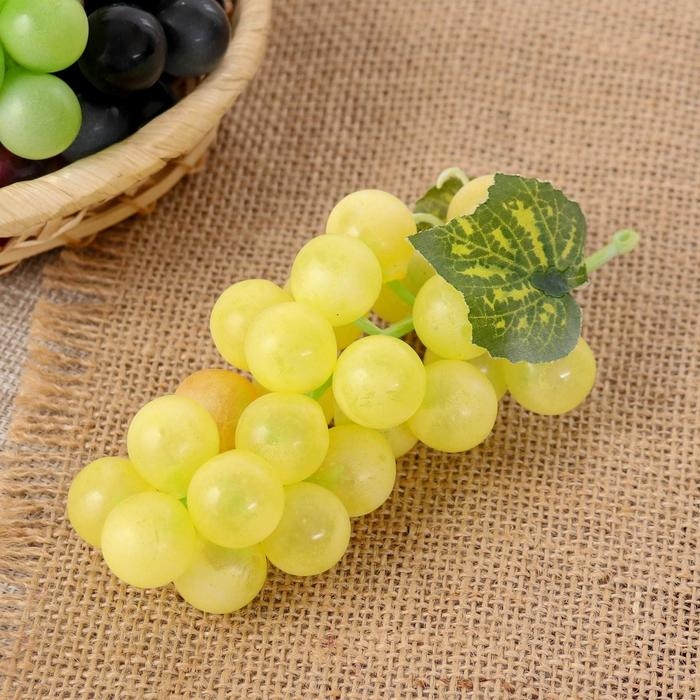 Муляж Муляж "Виноград матовый" 24 ягоды 12 см, микс