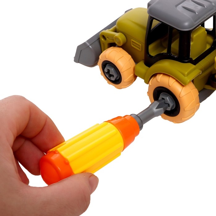 Конструктор винтовой «Трактор с прицепом», с отвёрткой, и аксессуарами Конструктор винтовой «Трактор с прицепом», с отвёрткой, и аксессуарами