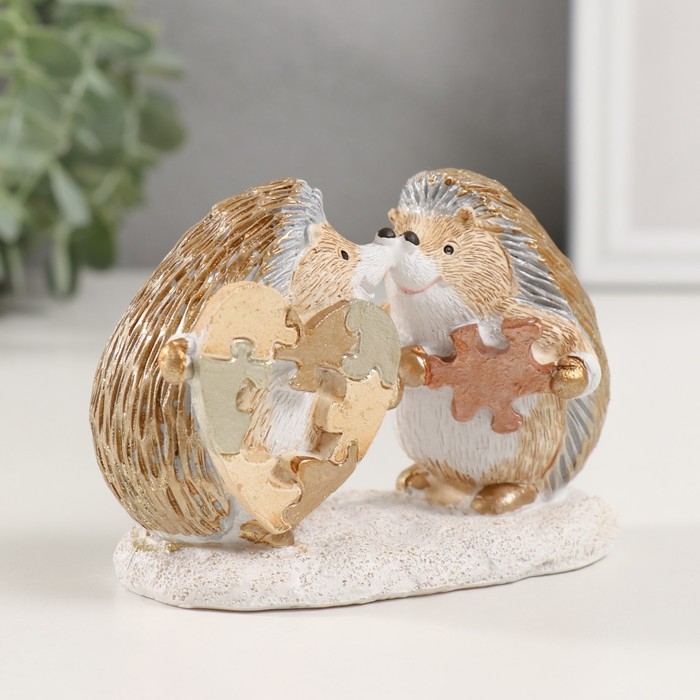 Сувенир полистоун  Сувенир полистоун "Влюбленные ёжики нашли друг друга" 10,5х5,5х7,5 см