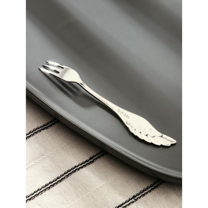 Вилка десертная из нержавеющей стали Magistro Wings, длина 14 см, цвет серебряный Вилка десертная из нержавеющей стали Magistro Wings, длина 14 см, цвет серебряный