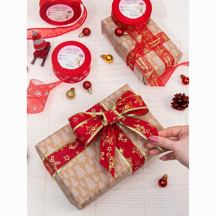 Лента бархатная с металлической нитью «Снежинки», 38 мм × 9 ± 0,5 м, цвет красный/золотой Лента бархатная с металлической нитью «Снежинки», 38 мм × 9 ± 0,5 м, цвет красный/золотой