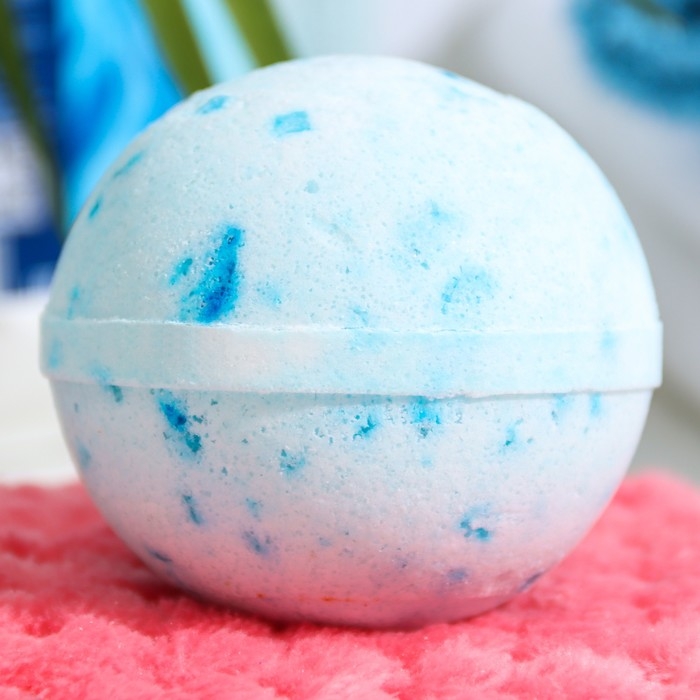 Бомбочка для ванны Бомбочка для ванны "С натуральным соком ежевики", 160 г