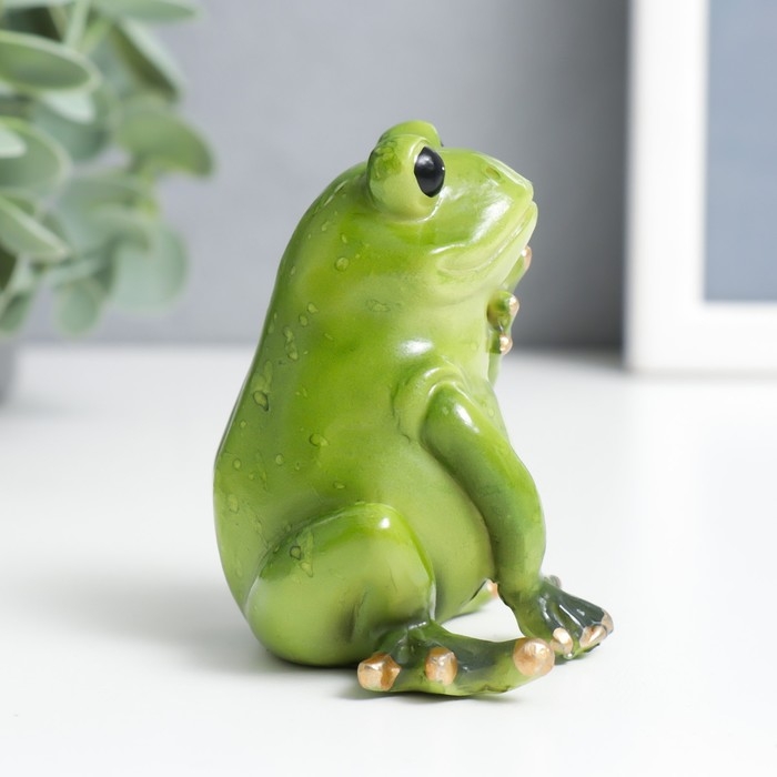 Сувенир полистоун лак Сувенир полистоун лак "Лягуха - интерес" МИКС 7,5х3,8х8 см