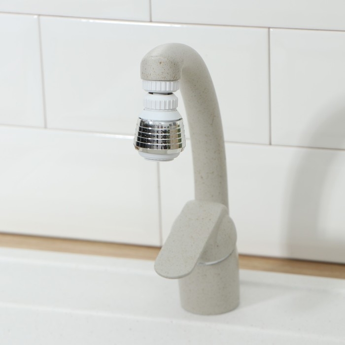 Поворотная насадка на кран Доляна, d=1,5 см, с изменяемым углом наклона и изменяемой интенсивностью струи, с сеткой Поворотная насадка на кран Доляна, d=1,5 см, с изменяемым углом наклона и изменяемой интенсивностью струи, с сеткой