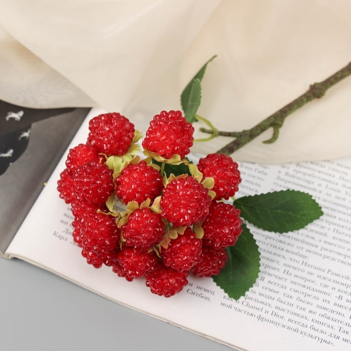 Цветы искусственные Цветы искусственные "Земляники пучок" d-2 см 29 см, красный