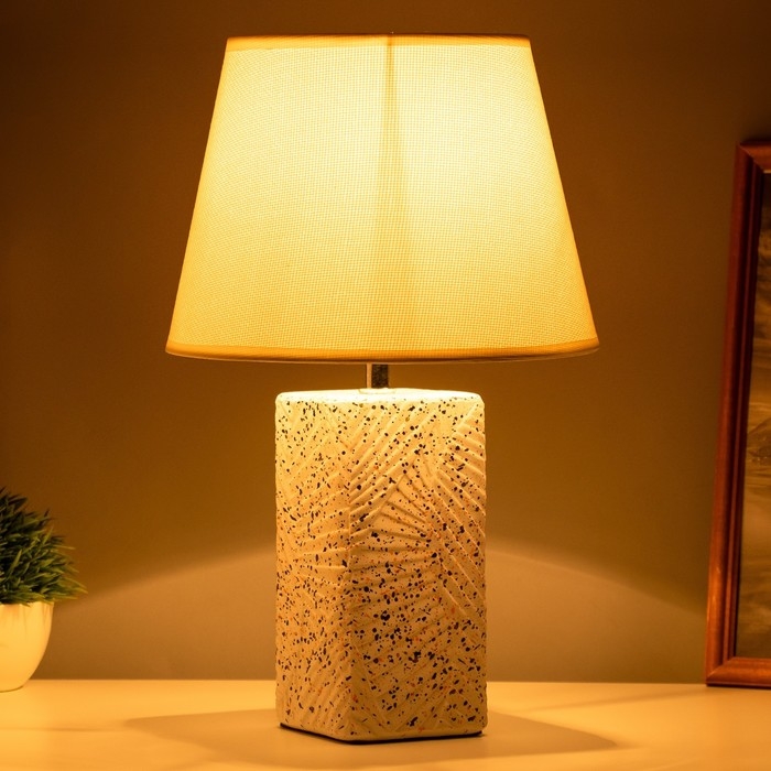 Лампа настольная Лампа настольная "Дзин" 1х40Вт Е14 черный 22х22х36см