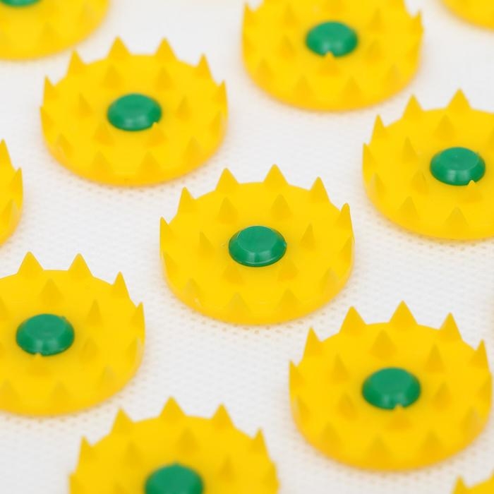 Аппликатор Аппликатор "Кузнецова", 70 колючек, спантекс, 23х32 см, жёлтый.