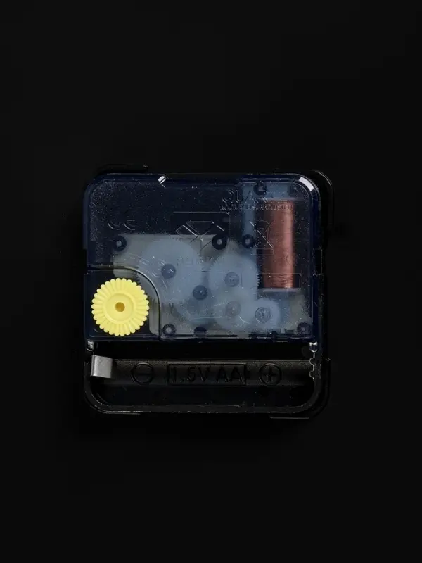 Часы настенные интерьерные &laquo;Классика&raquo;, бесшумные, плавный ход, d=30 см, чёрные, от батарейки 1&times;АА