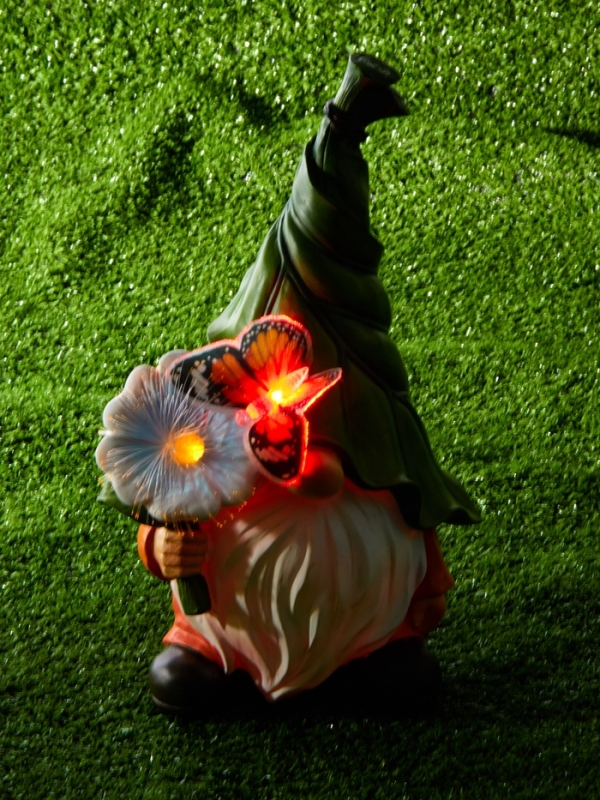 Садовая фигура  Садовая фигура "Гном с цветочком", 20х17х31.5 см, с подсветкой