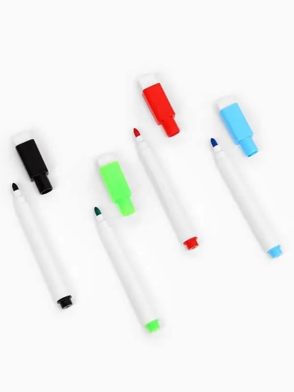 Книга многоразовая &laquo;Замечательные задачки&raquo;, А4, 32 стр., 4 маркера, Три кота