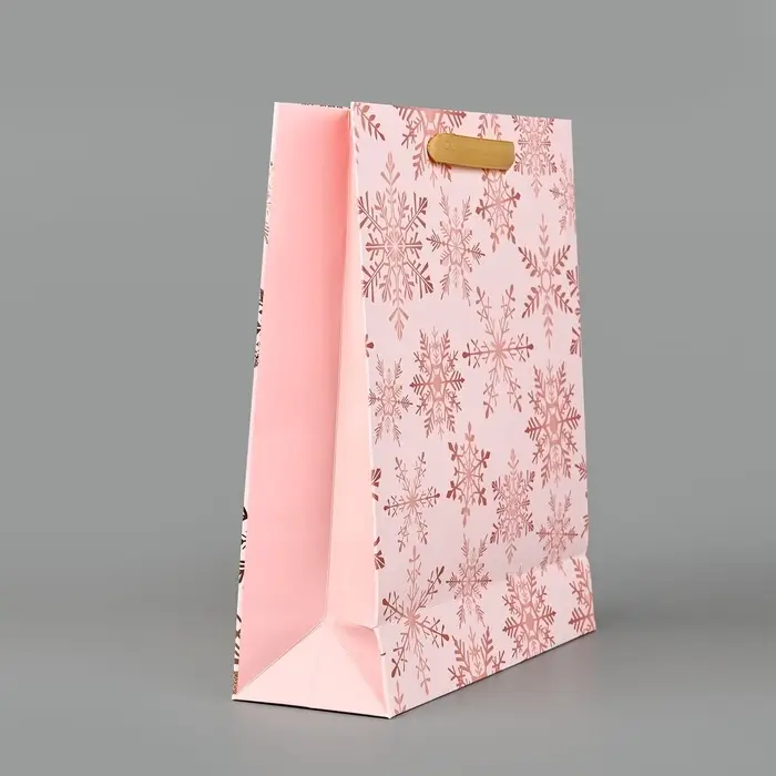 Пакет подарочный новогодний ламинированный &laquo;Вьюга&raquo;, тиснение, M 30&times;26&times;9 см