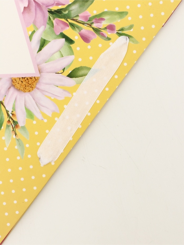 Пакет подарочный вертикальный "И пусть весь мир расцветет", 26 × 32 × 12 см