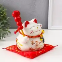 Копилка для денег &laquo;Кот манэки-нэко на коврике с колокольчиками&raquo;, керамика, 12.5&times;13&times;10.5 см