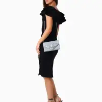 Сумка-клатч женская вечерняя на магните, на цепочке, с декоративной пряжкой, серебристая