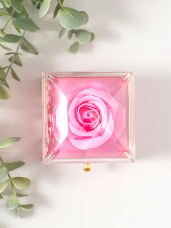 Шкатулка пластик "Роза в футляре" розовая 6,8х6,8х7,5 см