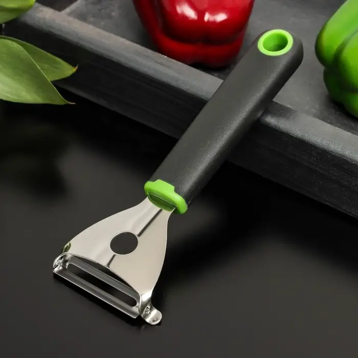 Овощечистка Доляна Lime, 17,5×6 см, цвет чёрно-зелёный Овощечистка Доляна Lime, 17,5×6 см, цвет чёрно-зелёный