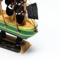 Сувенирная модель корабля &laquo;Дункан&raquo;, зелёный корпус, чёрные паруса, 10&times;3&times;10 см