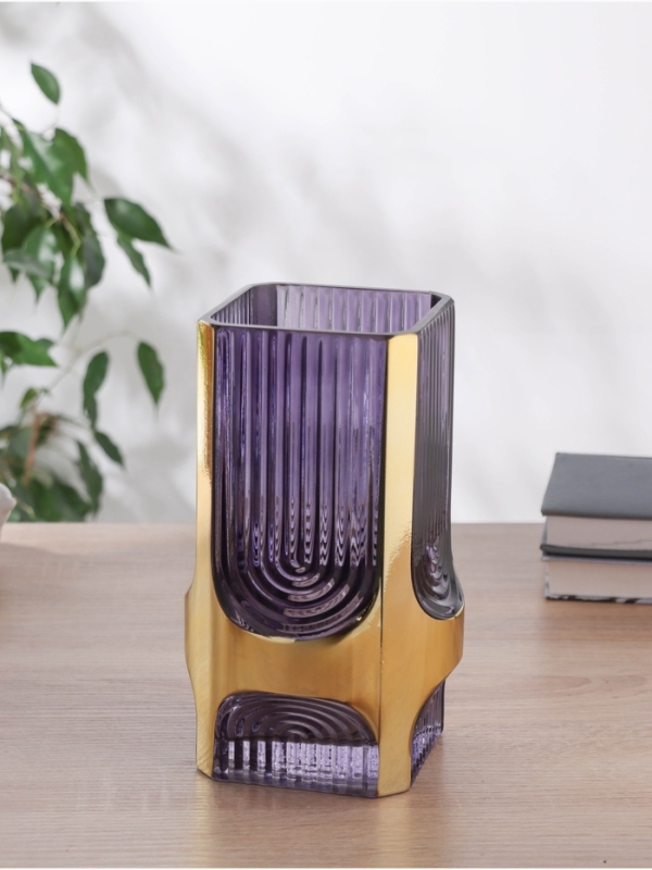 Ваза стекло настольная  Ваза стекло настольная "Кэнди галант" 20,5х11 см, сиреневый