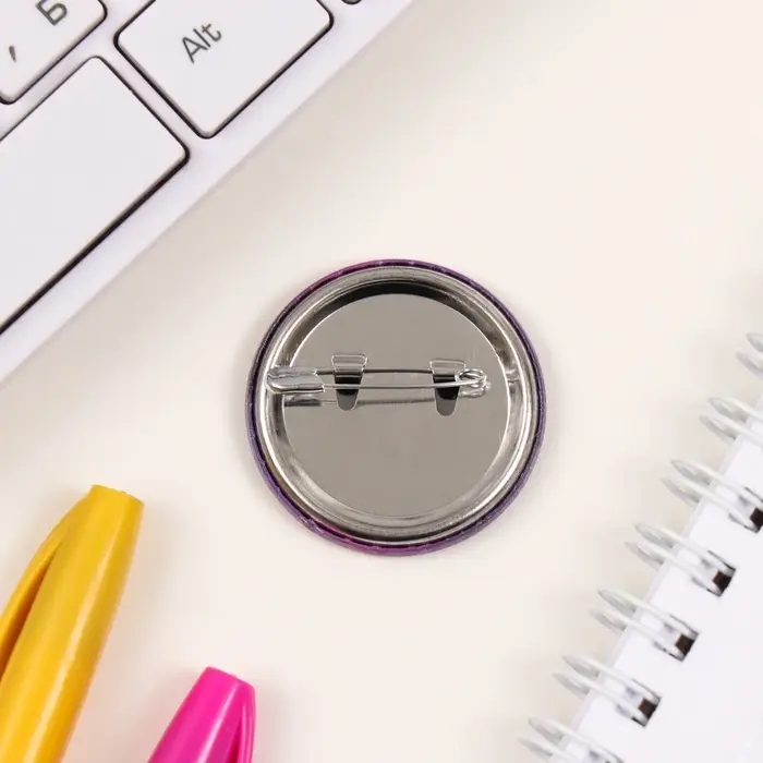 Значок закатной d=35 мм Значок закатной d=35 мм "Гирлянда" 6,5х6,5 см