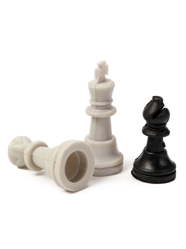 Шахматы 16 х 16  см, король h-2.8 см, d-1.2 см, доска и фигуры пластик Шахматы 16 х 16  см, король h-2.8 см, d-1.2 см, доска и фигуры пластик