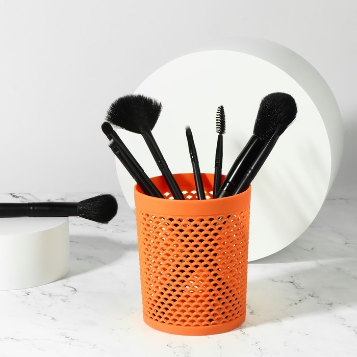 Подставка для хранения маникюрных/косметических принадлежностей «Рыбка», d = 9 × 11 см, цвет МИКС Подставка для хранения маникюрных/косметических принадлежностей «Рыбка», d = 9 × 11 см, цвет МИКС