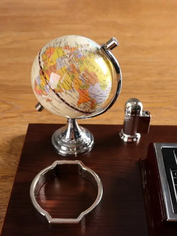 Набор настольный 7 в 1, (карандашница с часами, визитница, глобус, подставка, калька, подставка для мелочей)