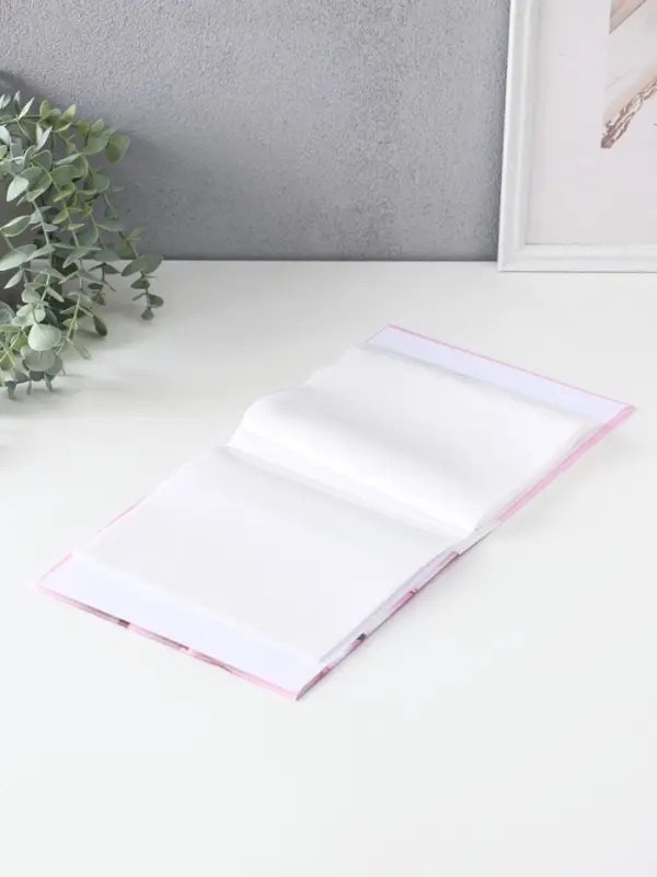 Фотоальбом на 40 фото 13х18 см Фотоальбом на 40 фото 13х18 см "Снеговик и олень у ёлки" в коробке тисн.золото 5х18х20,8 см 108762