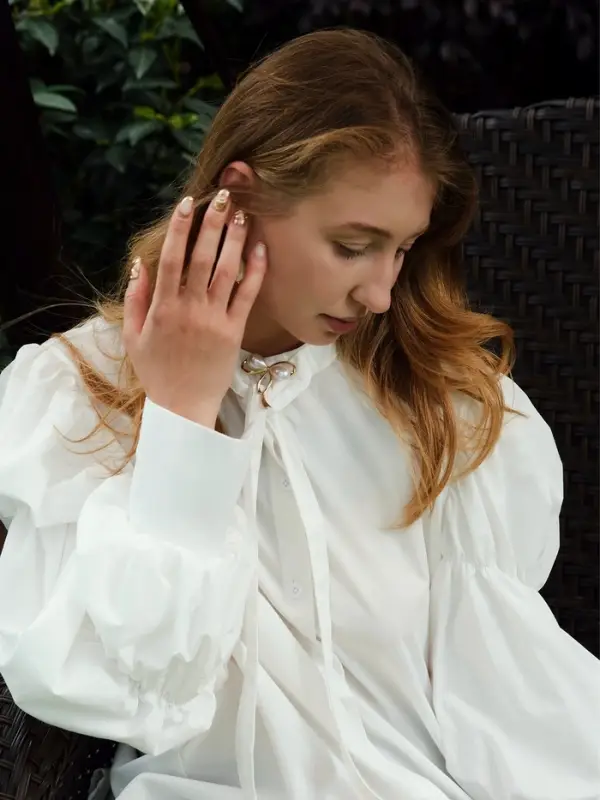 Брошь &laquo;Бантик&raquo;, с жемчужинками, белая в золоте