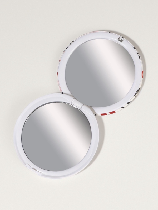 Зеркало складное круг (2) c/увел d7,5см GRL PWR белый пласт пакет QF Зеркало складное круг (2) c/увел d7,5см GRL PWR белый пласт пакет QF