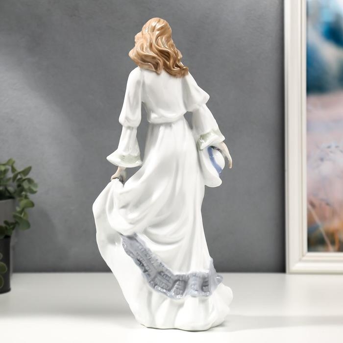 Сувенир керамика  Сувенир керамика "Девушка со шляпкой" цветной 35,5х12х16 см