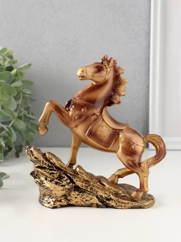 Сувенир полистоун Сувенир полистоун "Рыцарский конь на скале" под бронзу 15,5х6х16 см