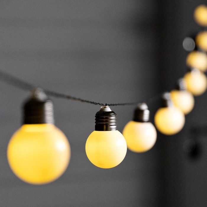 Гирлянда «Нить», 2.7 м, с насадками в виде белых шаров, IP44, 10 LED, 8 режимов, солнечная батарея, тёмная нить, свечение тёплое белое Гирлянда «Нить», 2.7 м, с насадками в виде белых шаров, IP44, 10 LED, 8 режимов, солнечная батарея, тёмная нить, свечение тёплое белое