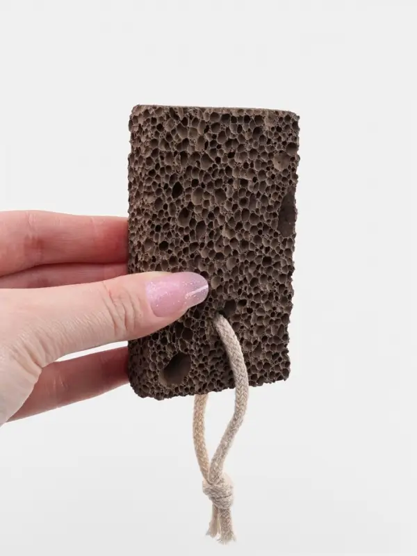 Натуральная пемза для педикюра, с подвесом, 10×6 см, в пакете, коричневый