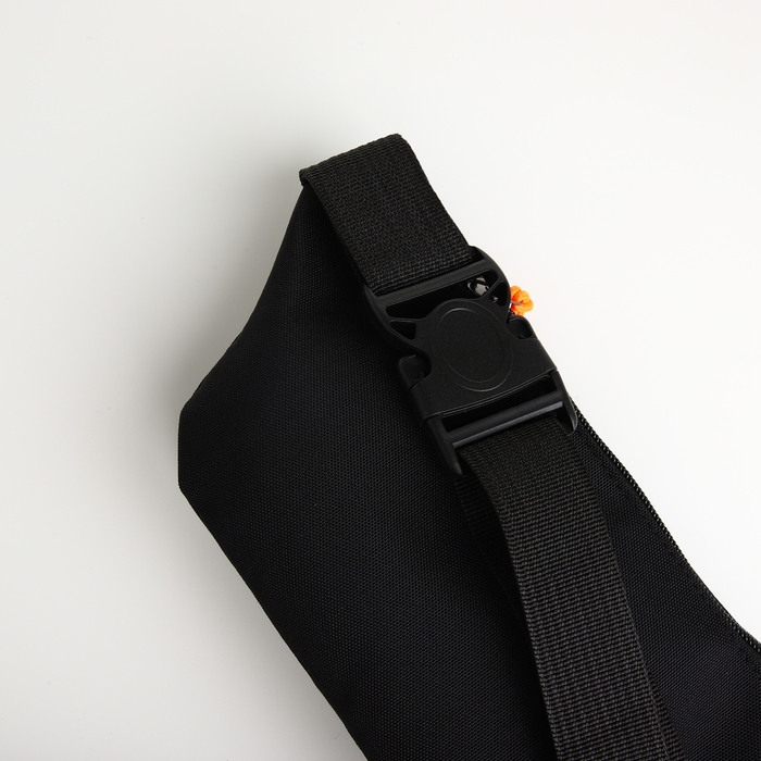 Поясная сумка на молнии, 3 наружных кармана, цвет зелёный/чёрный