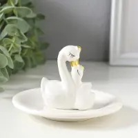 Сувенир керамика подставка под кольца "Лебедь с малышом" белая 10х10х7 см