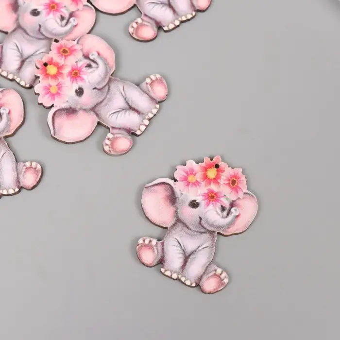 Декор для творчества дерево Декор для творчества дерево "Слонёнок с цветным венком" 4,1х3,5х0,3 см