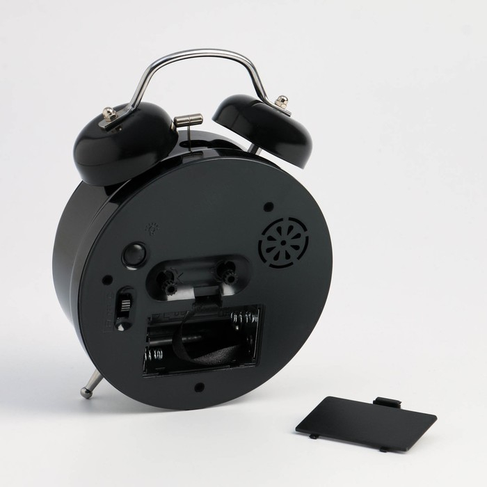 Будильник Будильник "Классика", дискретный ход, с подсветкой, 16 х 12.5 х 5.5 см