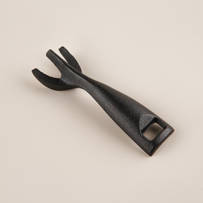 Сковорода чугунная на деревянной подставке SL Home, 27×17,5 см, h=2,2 см, индукция, цвет чёрный Сковорода чугунная на деревянной подставке SL Home, 27×17,5 см, h=2,2 см, индукция, цвет чёрный