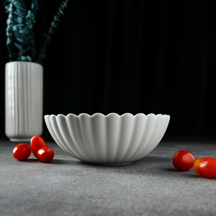 Салатник фарфоровый Magistro «Цветок», 0,45 л, d=16 см, цвет белый Салатник фарфоровый Magistro «Цветок», 0,45 л, d=16 см, цвет белый