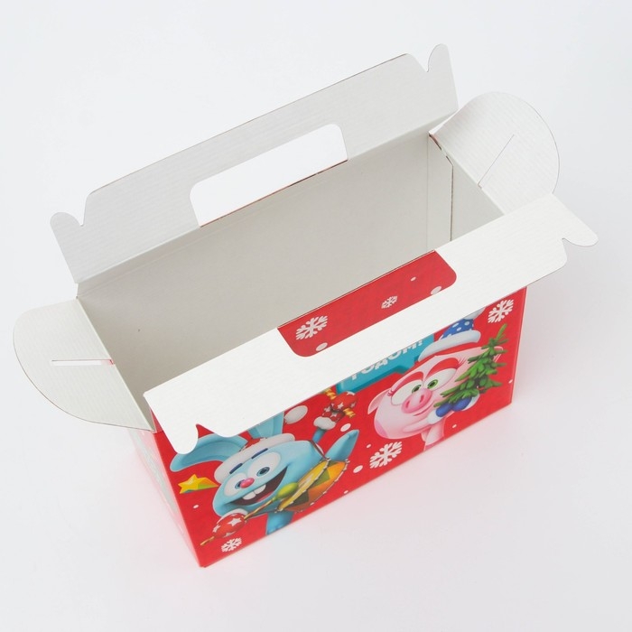 Новый год. Подарочная коробка Новогодняя Ларец простой Новый год. Подарочная коробка Новогодняя Ларец простой "Смешарики" лицензия 23 х 10 х 16,5 см (+4,5 см).